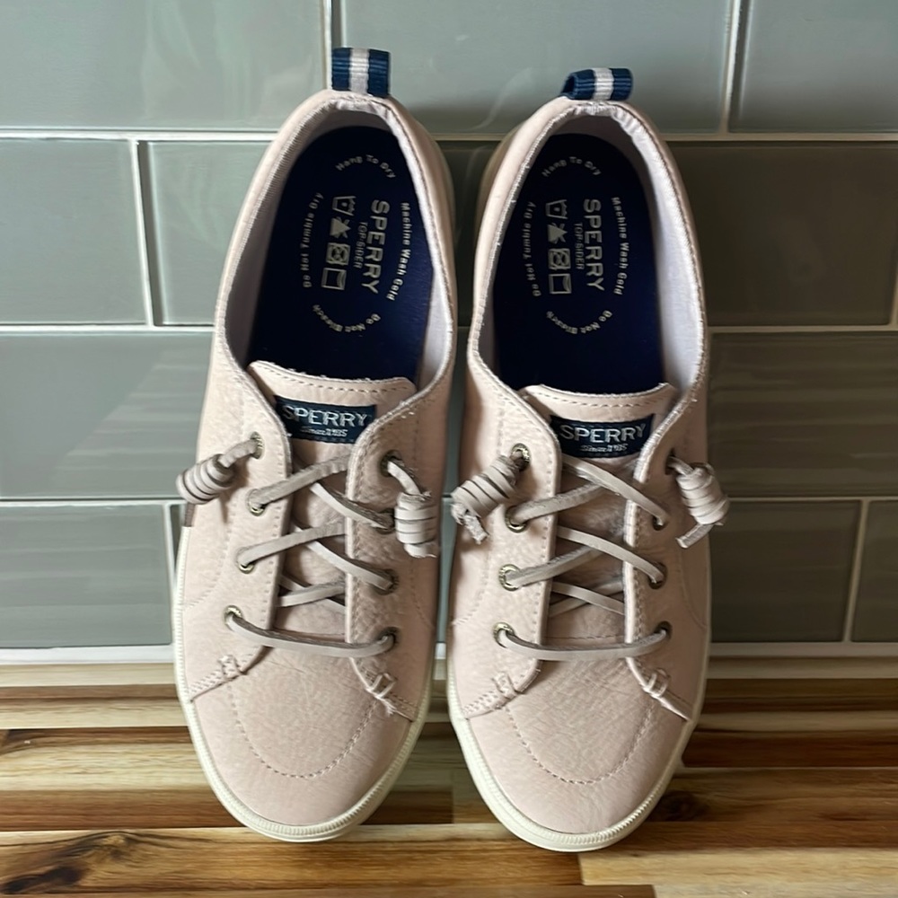Women’s dusty pink Sperry Sneakers Size 8